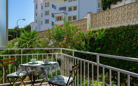 La Dorada: Propriété, Végétation, Immobilier, Bâtiment, Maison, Zone Résidentielle, Balcon, Domicile, Appartement, Architecture