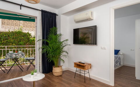 La Dorada: Propriété, Pièce, Vert, Design Intérieur, Immobilier, Meubles, Bâtiment, Sol, Maison, Revêtement De Sol Stratifié
