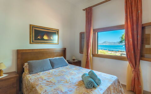 Sa Marina: Chambre, Lit, Pièce, Meubles, Propriété, Drap De Lit, Cadre De Lit, Design Intérieur, Mur, Sol