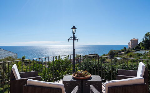 Sanremo 651: Propriété, Ciel, Immobilier, Maison, Océan, Vacances, Mer, Pièce, Horizon, Domicile