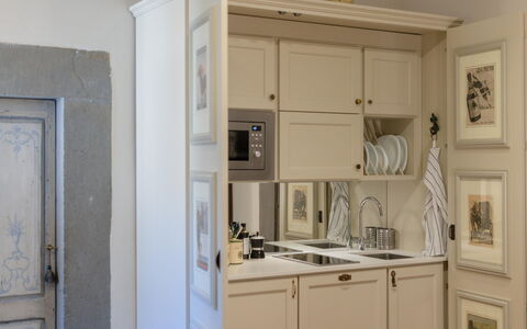 Casa Annateresa: Cabinetry, Propriété, Comptoir, Évier, Bois, Design Intérieur, Cuisine, Appareil De Cuisine, Étagère