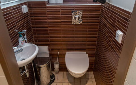 Tahko Spa Suites Orange B 1: Bois, Chalet, Tache De Bois, Dur, Cabane En Rondins, Planche, Plafond, Matériau Naturel, Lumber, Batiments Jardin