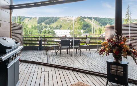 Tahko Spa Suites Orange B 1: Bois, Chalet, Tache De Bois, Dur, Cabane En Rondins, Planche, Plafond, Matériau Naturel, Lumber, Batiments Jardin