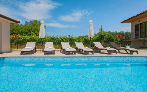 Ana: Piscine, Propriété, Recours, Loisir, Immobilier, Bâtiment, Vacances, Maison, Balancelle, Ciel