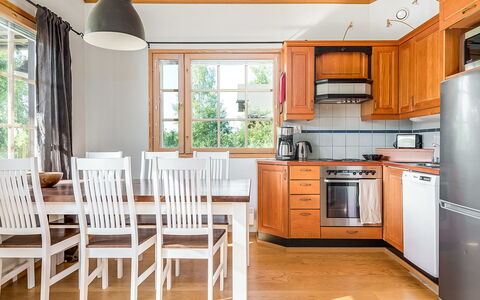 Ski and Camp Golf Casa Rocala: Meubles, Design Intérieur, Sol, Sol, Bois, Plafond, Cuisine, Cabinetry, Parquet, Chaise