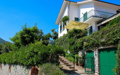 Casarza Ligure 150: Plante, Ciel, Bâtiment, Propriété, Fenêtre, La Nature, Bleu Azur, Végétation, Lot Terre, Maison