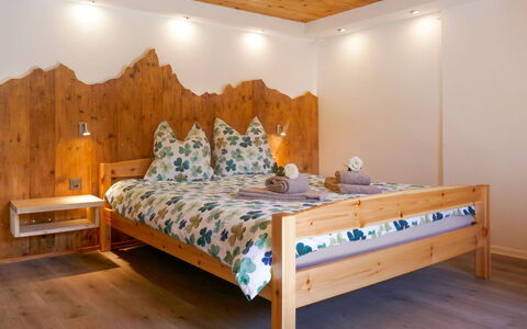 Rustico Catcüc: Chambre, Lit, Meubles, Pièce, Cadre De Lit, Propriété, Literie, Mur, Sol, Drap De Lit