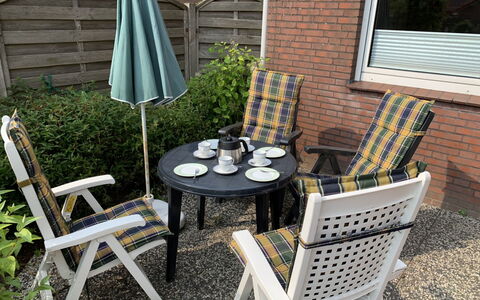 Norddeich 492: Meubles, Propriété, Table, Tableau De Plein Air, Chaise, Patio, Arrière-Cour, Pièce, Cour, Mobilier De Jardin
