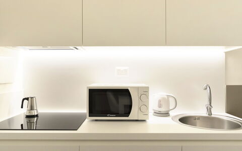 Florence 862: Blanc, Propriété, Pièce, Design Intérieur, Meubles, Évier, Mur, Comptoir, Maison, Cuisine