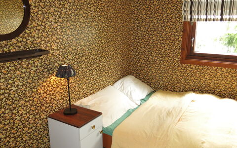 Ogge: Propriété, Fenêtre, Lumière, Confort, Bois, Textile, Lampe, Bâtiment, Design Intérieur, Éclairage
