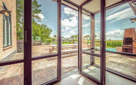Villa Sas: Propriété, Maison, Design Intérieur, Architecture, Porte, Fenêtre, Pièce, Verre, Bâtiment, Immobilier