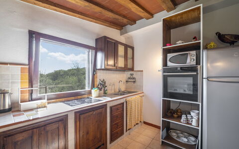 Olivo: Cabinetry, Propriété, Comptoir, Bois, Cuisine, Cuisinière, Bâtiment, Design Intérieur, Sol, Tache De Bois