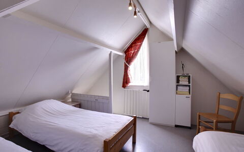 Dalfsen 100: Chambre, Pièce, Grenier, Lit, Meubles, Propriété, Design Intérieur, Drap De Lit, Bâtiment, Architecture