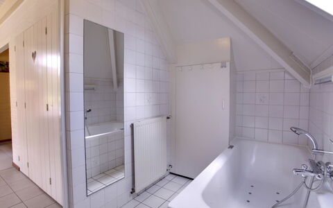 Dalfsen 100: Robinet, Luminaire Plomberie, Évier, Salle De Bains, Design Intérieur, Bâtiment, Fenêtre, Sol, Sol