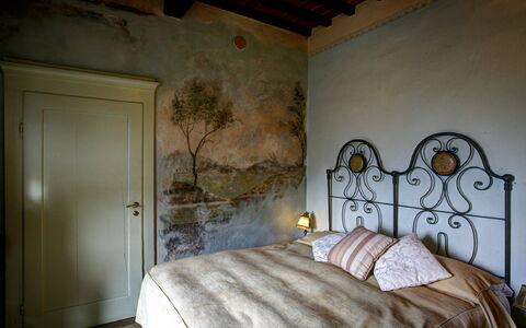 Villa Toppani Del Sodo: Chambre, Pièce, Lit, Meubles, Propriété, Mur, Cadre De Lit, Drap De Lit, Design Intérieur, Plafond