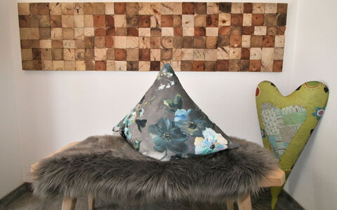 Apart Jasmin: Cadre, Bois, Textile, Design Intérieur, Confort, Sol, Sol, Rectangle, Art, Salon