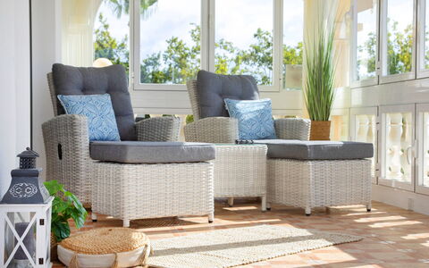 La Escapada: Plante, Meubles, Canapé, Vert, Chaise, Plante D'Appartement, Confort, Salon, Design Intérieur, Bois