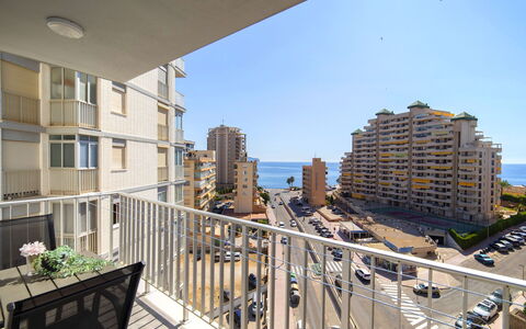 Calpe Calp 472: Ciel, Bâtiment, Voiture, Condominium, Design Urbain, Bloc Tour, Fenêtre, Zone Résidentielle, Façade, Maison