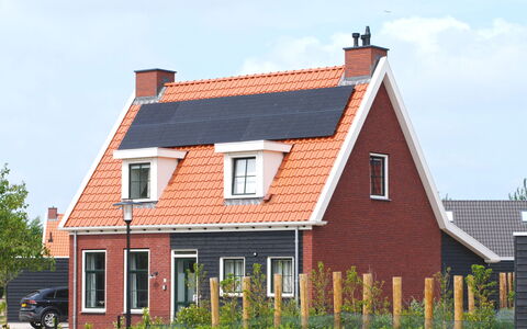 Ganuenta: Plante, Ciel, Nuage, Propriété, Fenêtre, Bâtiment, Maison, Bois, Lot Terre, Chalet