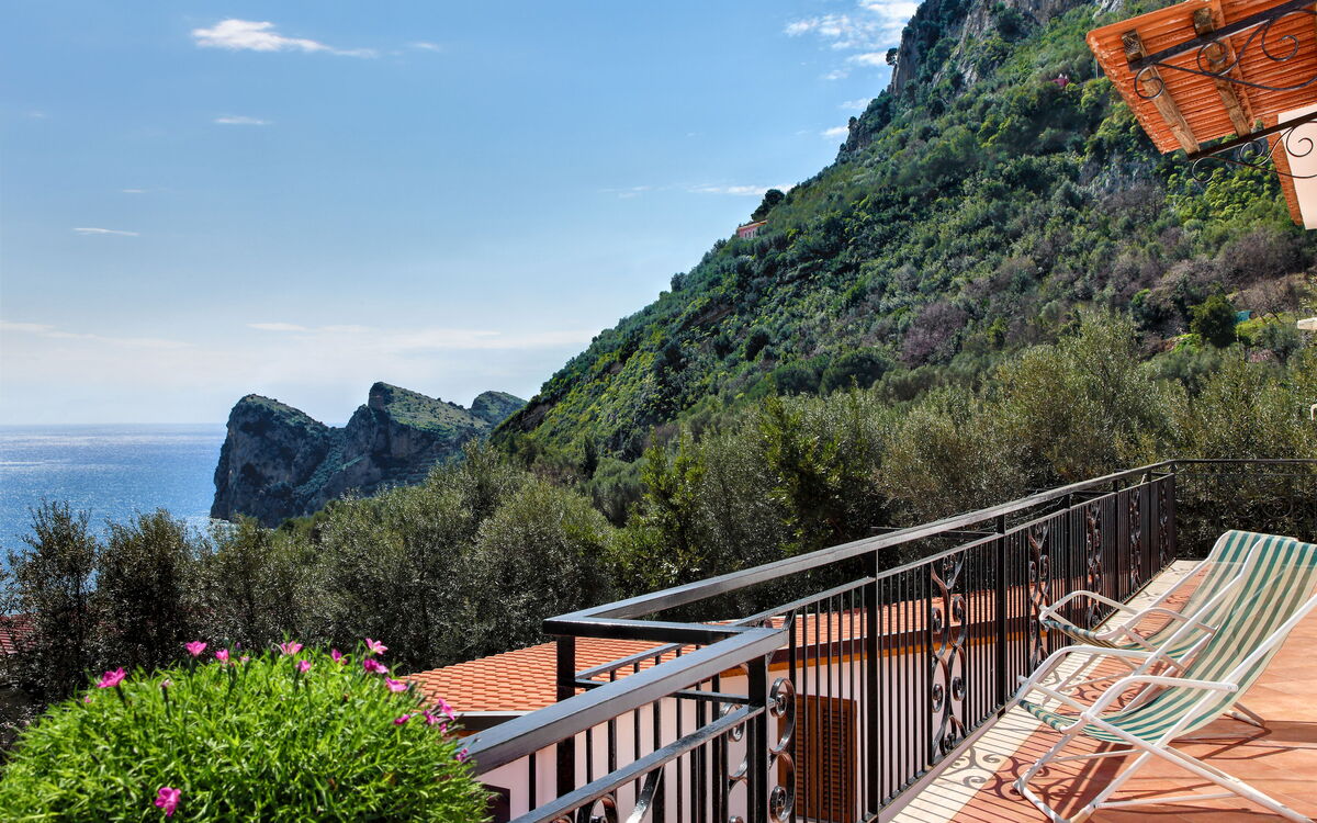 henri-bay-view-marina-del-cantone-apartment-balcony
