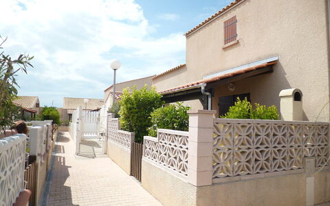 Le Barcarès 210: Propriété, Bâtiment, Maison, Zone Résidentielle, Immobilier, Domicile, Ville, Architecture, Quartier, Mur