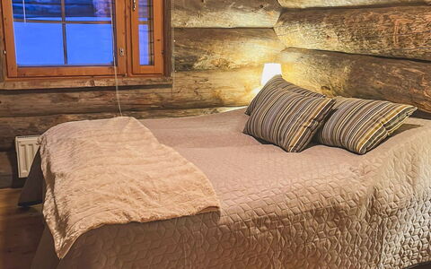Kelotorppa B: Bois, Sol, Chambre, Design Intérieur, Textile, Sol, Linge, Lit, Literie, Drap De Lit
