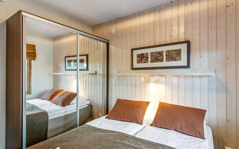 Rukatonttu D 14: Lit, Chambre, Design Intérieur, Sol, Bois, Sol, Drap De Lit, Plafond, Literie, Pièce