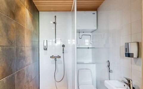 Rukatonttu D 14: Sol, Sol, Mur, Design Intérieur, Luminaire Plomberie, Bois, Plafond, Salle De Bains, Toilette, Éclairage