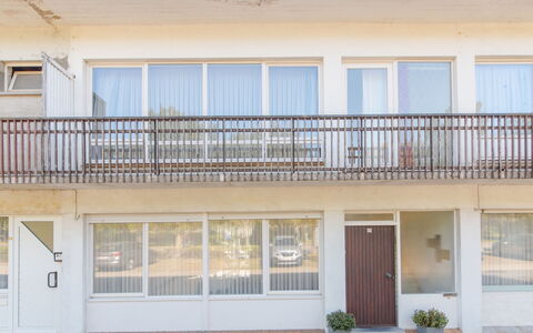 Sea-Kret with Garden: Propriété, Immobilier, Façade, Porte, Accueil Porte, Maison, Balcon, Porte, Domicile