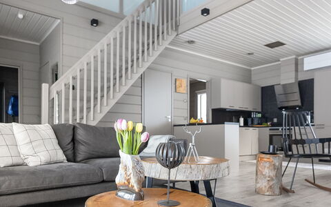 Loma-Saaga 3: Meubles, Design Intérieur, Bois, Sol, Sol, Plafond, Salon, Domicile, Éclairage, Parquet