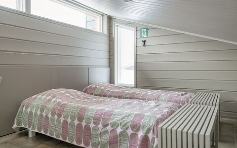 Loma-Saaga 3: Sol, Sol, Design Intérieur, Plafond, Meubles, Chambre, Pièce, Lit, Parquet