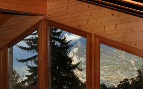 Altamira: Fenêtre, Propriété, Porte, Ombre, Bois, Design Intérieur, Éclairage, Bâtiment, Arbre