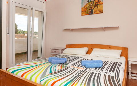 Higea: Chambre, Lit, Meubles, Pièce, Drap De Lit, Propriété, Cadre De Lit, Literie, Design Intérieur, Matelas