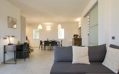 La Rocchetta: Pièce, Propriété, Meubles, Salon, Design Intérieur, Bâtiment, Sol, Maison, Table, Immobilier