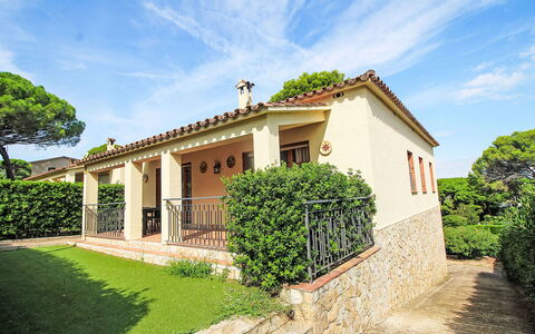 Pals 850: Maison, Domicile, Porte, Jardin, Biens, Ferme, Chalet, Porche, Hacienda, Aménagement Paysager