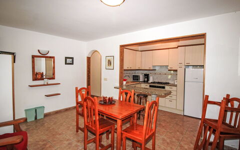 Torre Mitjorn: Meubles, Sol, Design Intérieur, Bois, Sol, Plafond, Cuisine, Pièce, Table, Comptoir