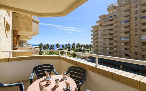 Cala Blanca: Propriété, Bâtiment, Immobilier, Appartement, Architecture, Pièce, Condominium, Recours, Balcon, Design Intérieur