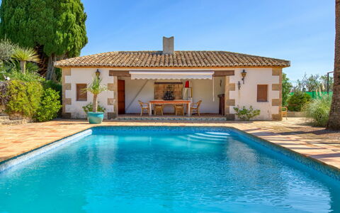 Villa Finca Labranza: L'Eau, Plante, Ciel, Propriété, Bâtiment, Piscine, Bleu Azur, La Nature, Arbre, Herbe