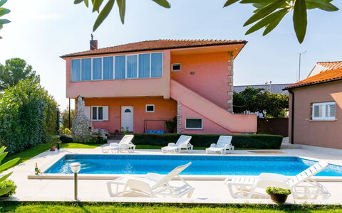Pula 737: Propriété, Maison, Bâtiment, Piscine, Immobilier, Domicile, Villa, Architecture, Façade, Zone Résidentielle