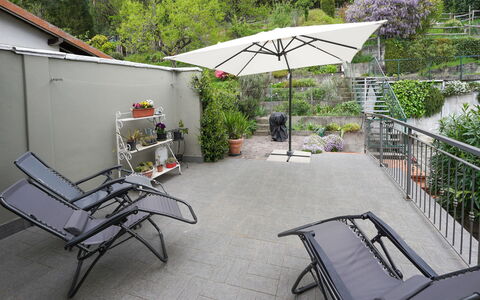Colombaio: Plante, Meubles, Mobilier De Jardin, Ombre, Bâtiment, Arbre, Loisir, Immobilier, Tableau De Plein Air, Teintes Et Ombres