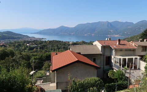 Colombaio: Ciel, Plante, Propriété, L'Eau, Montagne, Bâtiment, Arbre, Montagnes, Paysage Naturel, Lot Terre