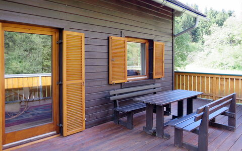 Fischerhütte: Propriété, Maison, Bâtiment, Meubles, Pièce, Domicile, Siding, Bois, Tache De Bois, Table