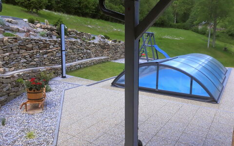 Nebahovy U Prachatic: Espace Public, Herbe, Architecture, Table, Plante, Jardin, Maison, Aménagement Paysager, Ombre