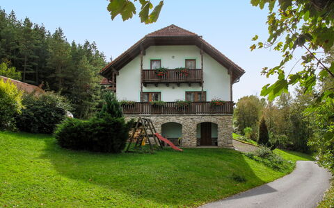 Kralovice: Maison, Propriété, Vert, Domicile, Bâtiment, Biens, Immobilier, Chalet, Herbe, Architecture