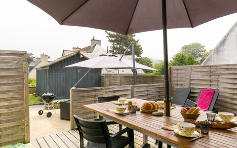 Le Coup de Coeur: Table, Meubles, Propriété, Plante, Ciel, Parapluie, Bâtiment, Ombre, Vaisselle, Mobilier De Jardin