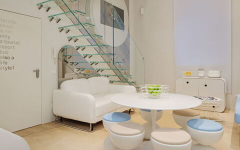 Sea Design Home: Bâtiment, Porte, Maison, Design Intérieur, Confort, Sol, Mur, Sol, Canapé, Siège De Toilette
