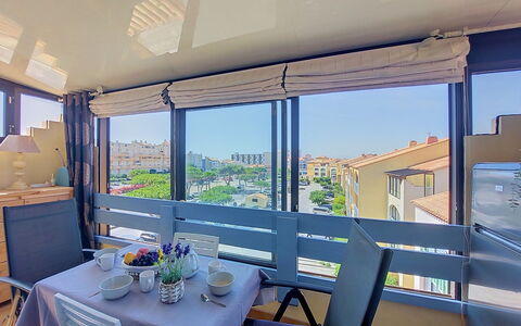 Le Barcarès 410: Meubles, Design Intérieur, Appartement, Verre, Chaise, Ombre, Balcon, Table Basse, Canapé