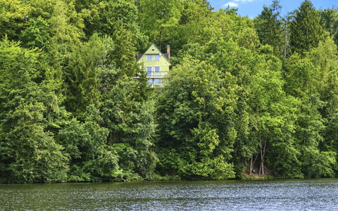 Neznašov: Bleu, Jour, Plan D'Eau, Bois, Horizon, Nuage, Mer, Océan, Cotiers Et Relief Océaniques, Balustrade