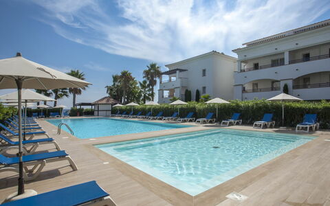 Moriani-Plage 638: Piscine, Recours, Propriété, Bâtiment, Vacances, Loisir, Immobilier, Centre De Loisirs, Hôtel, Condominium