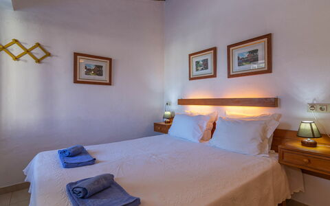 Villa Genoveva: Chambre, Lit, Pièce, Meubles, Drap De Lit, Propriété, Matelas, Cadre De Lit, Literie, Design Intérieur